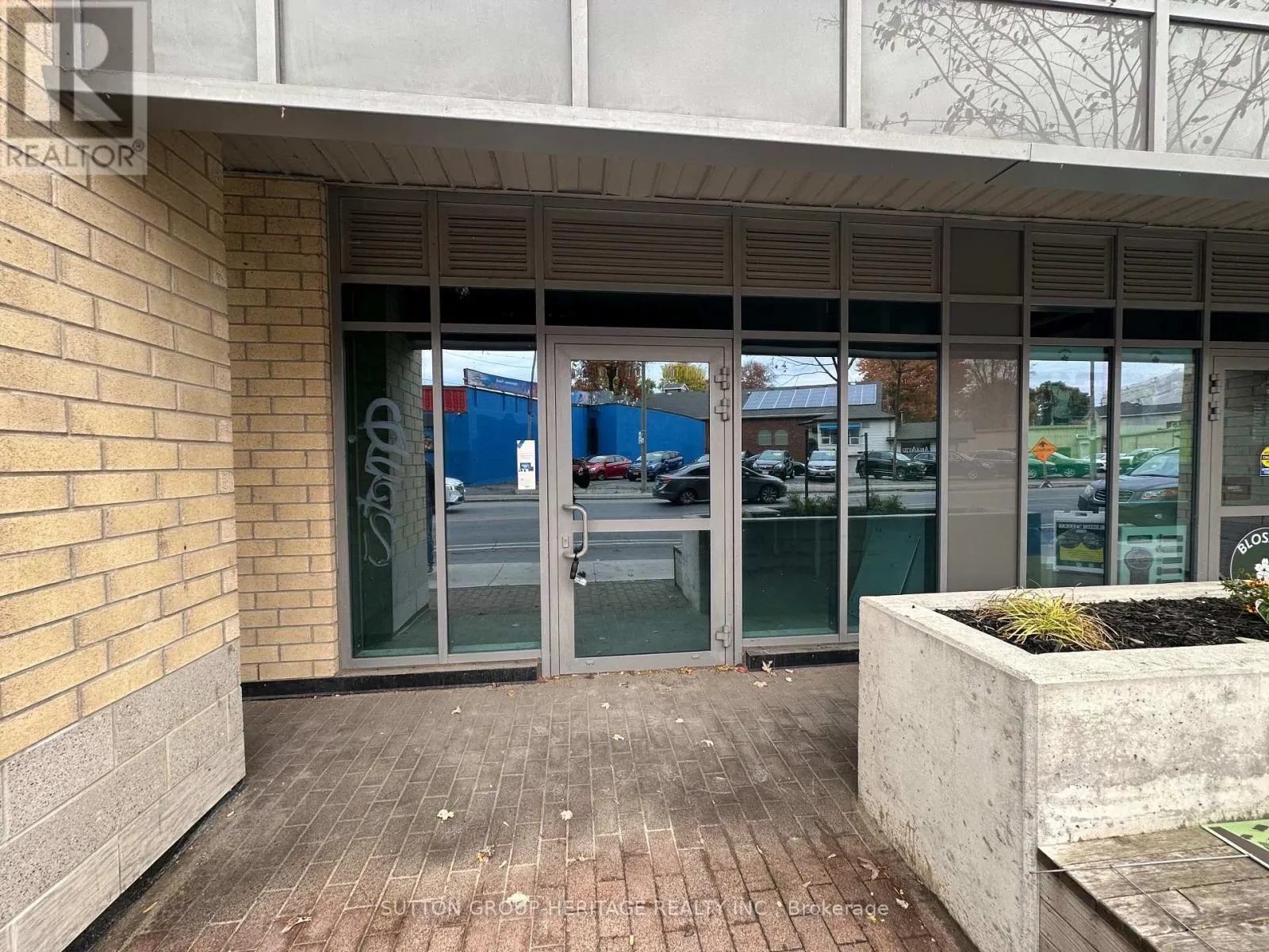 114 - 652 PRINCESS STREET
