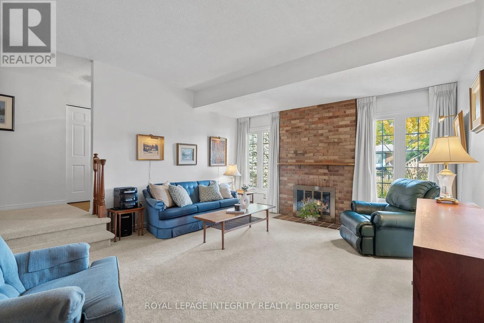 12 WYNFORD AVENUE
