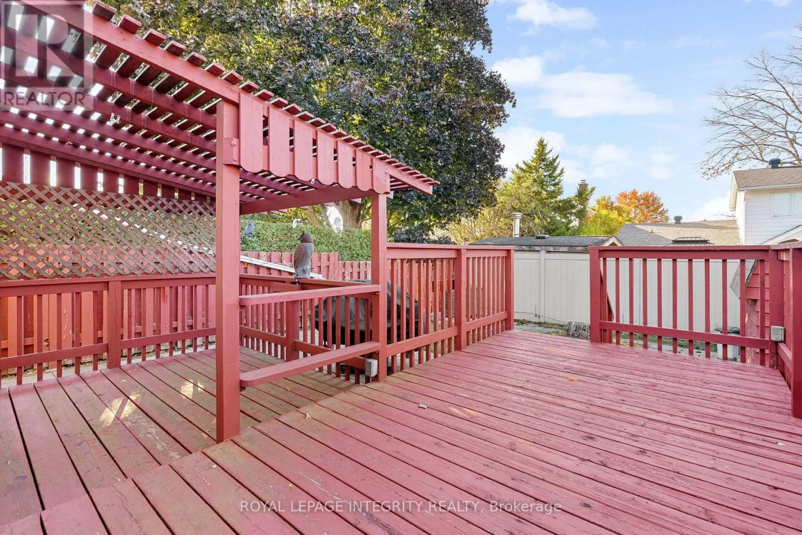 12 WYNFORD AVENUE