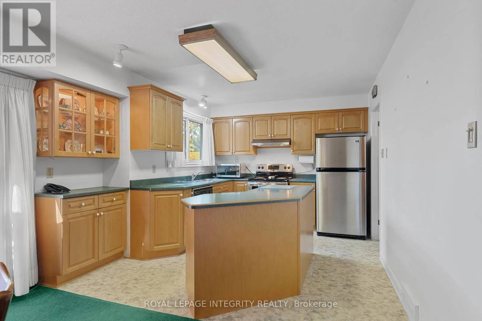 12 WYNFORD AVENUE