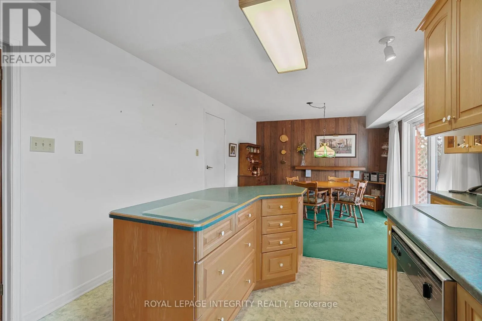 12 WYNFORD AVENUE