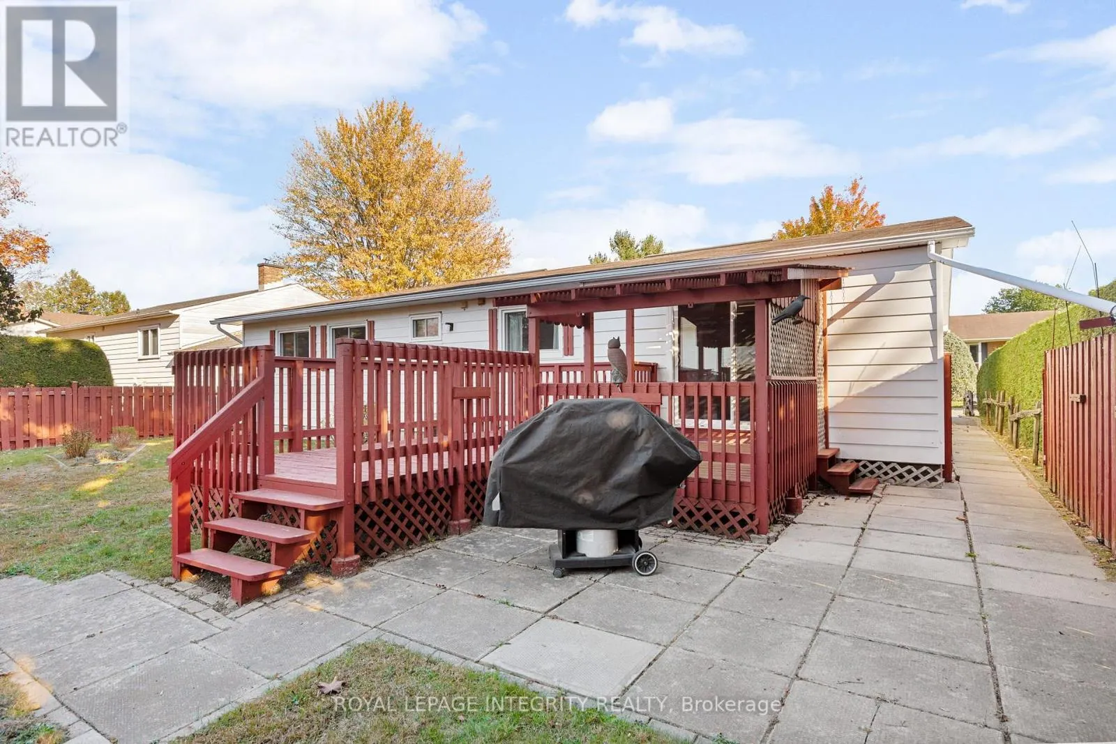 12 WYNFORD AVENUE