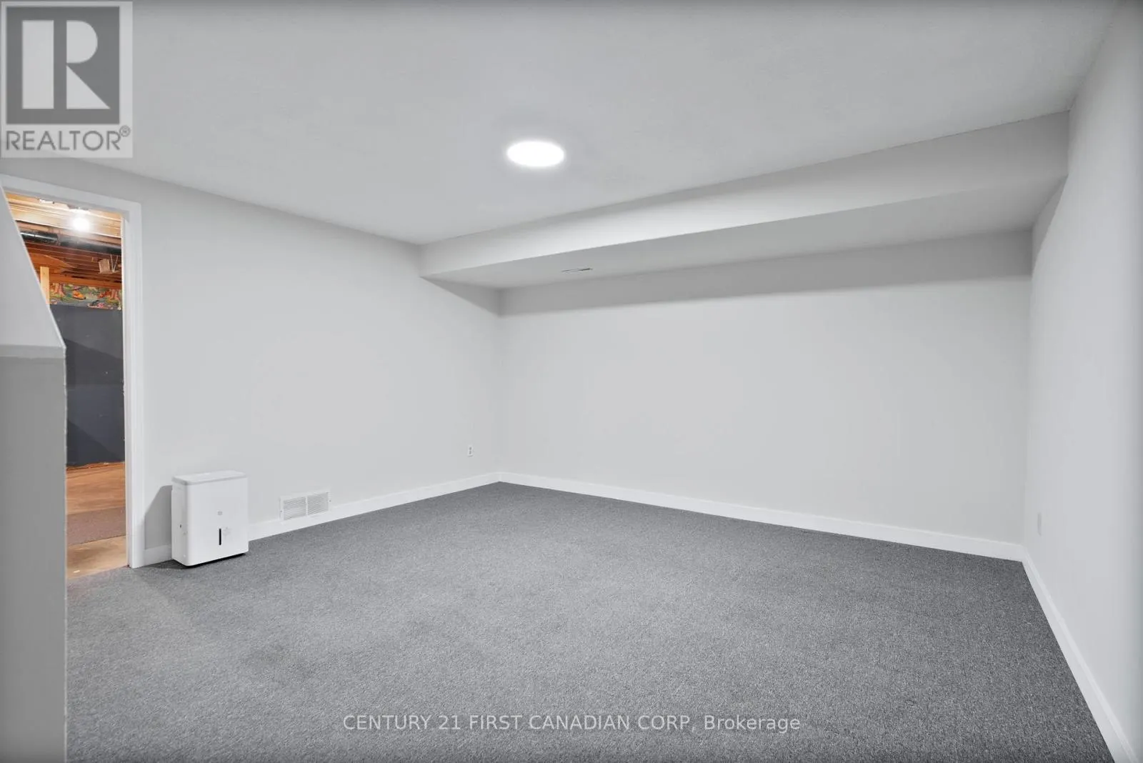 21 - 320 WESTMINSTER AVENUE, #21