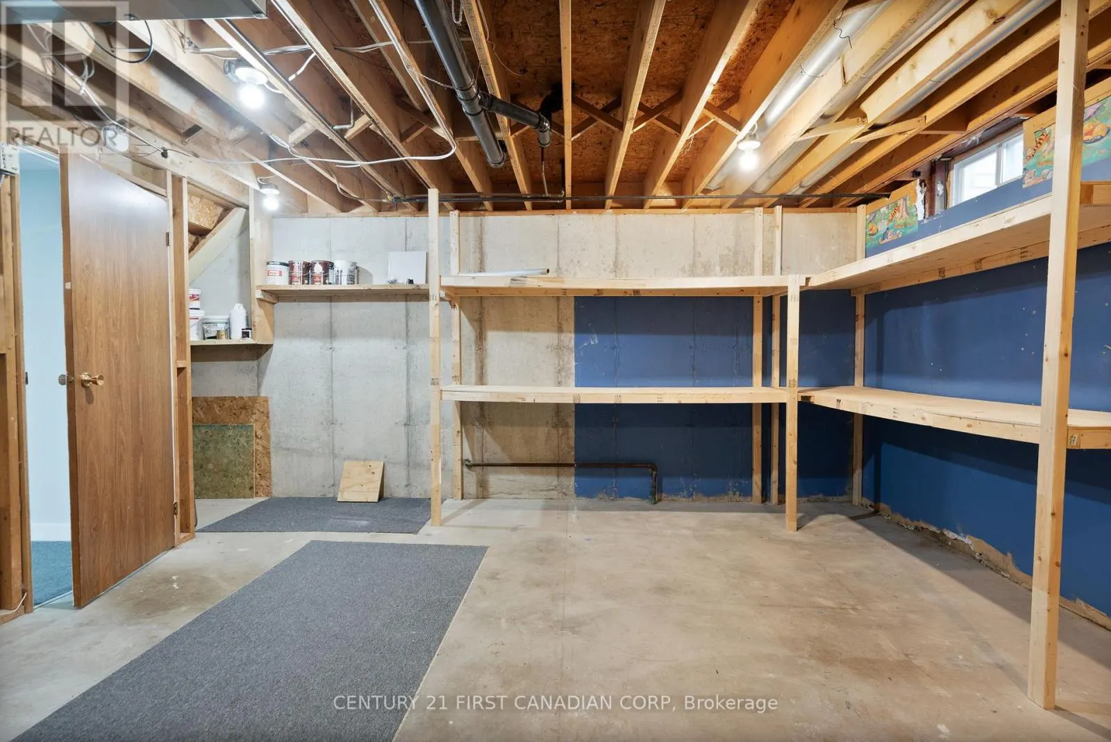 21 - 320 WESTMINSTER AVENUE, #21