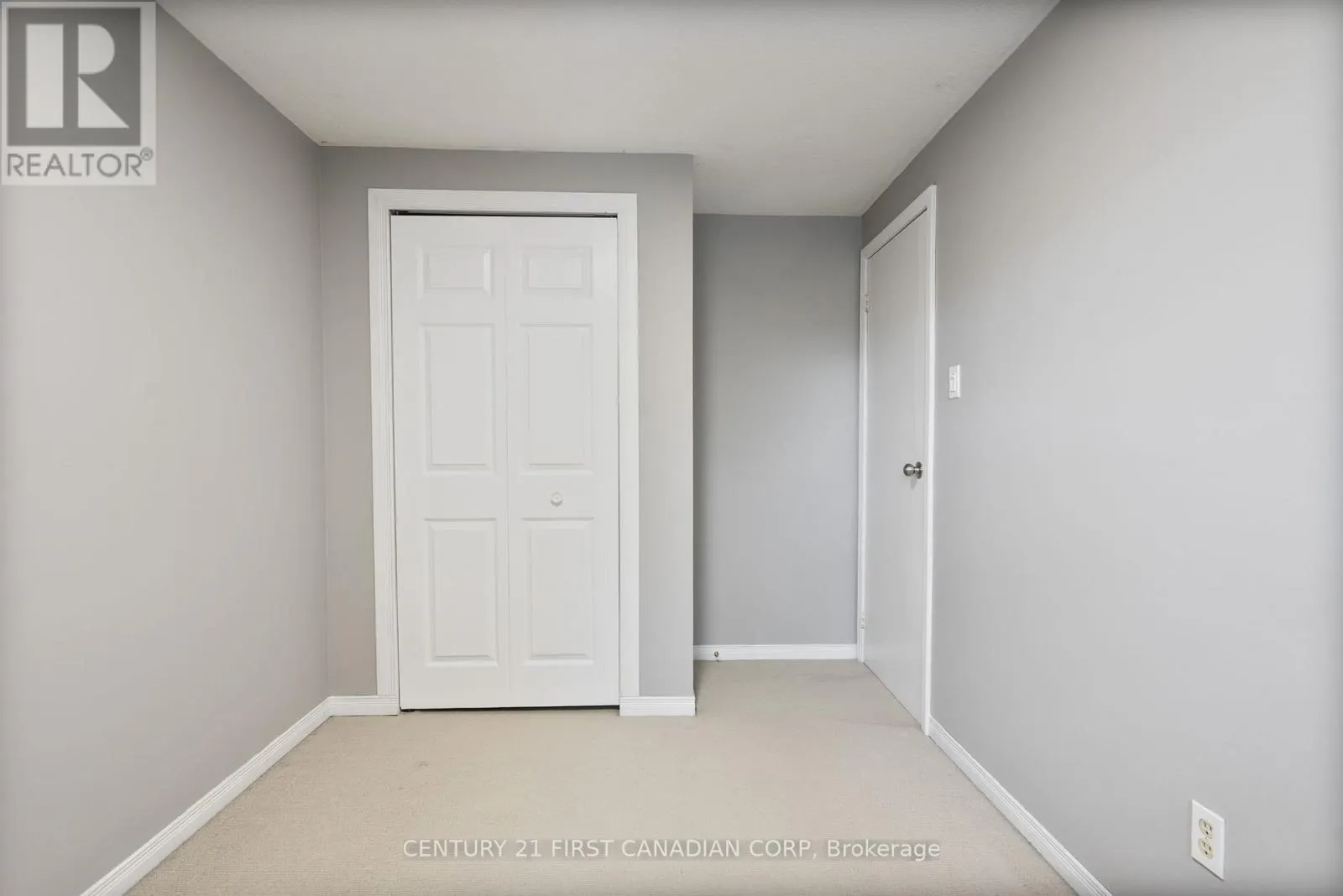 21 - 320 WESTMINSTER AVENUE, #21