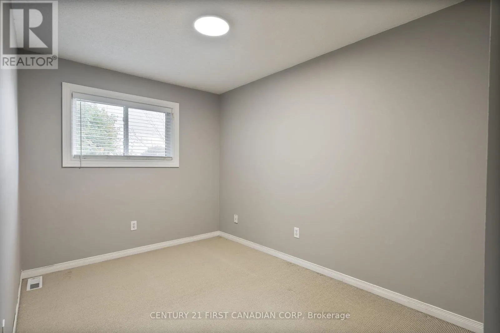 21 - 320 WESTMINSTER AVENUE, #21