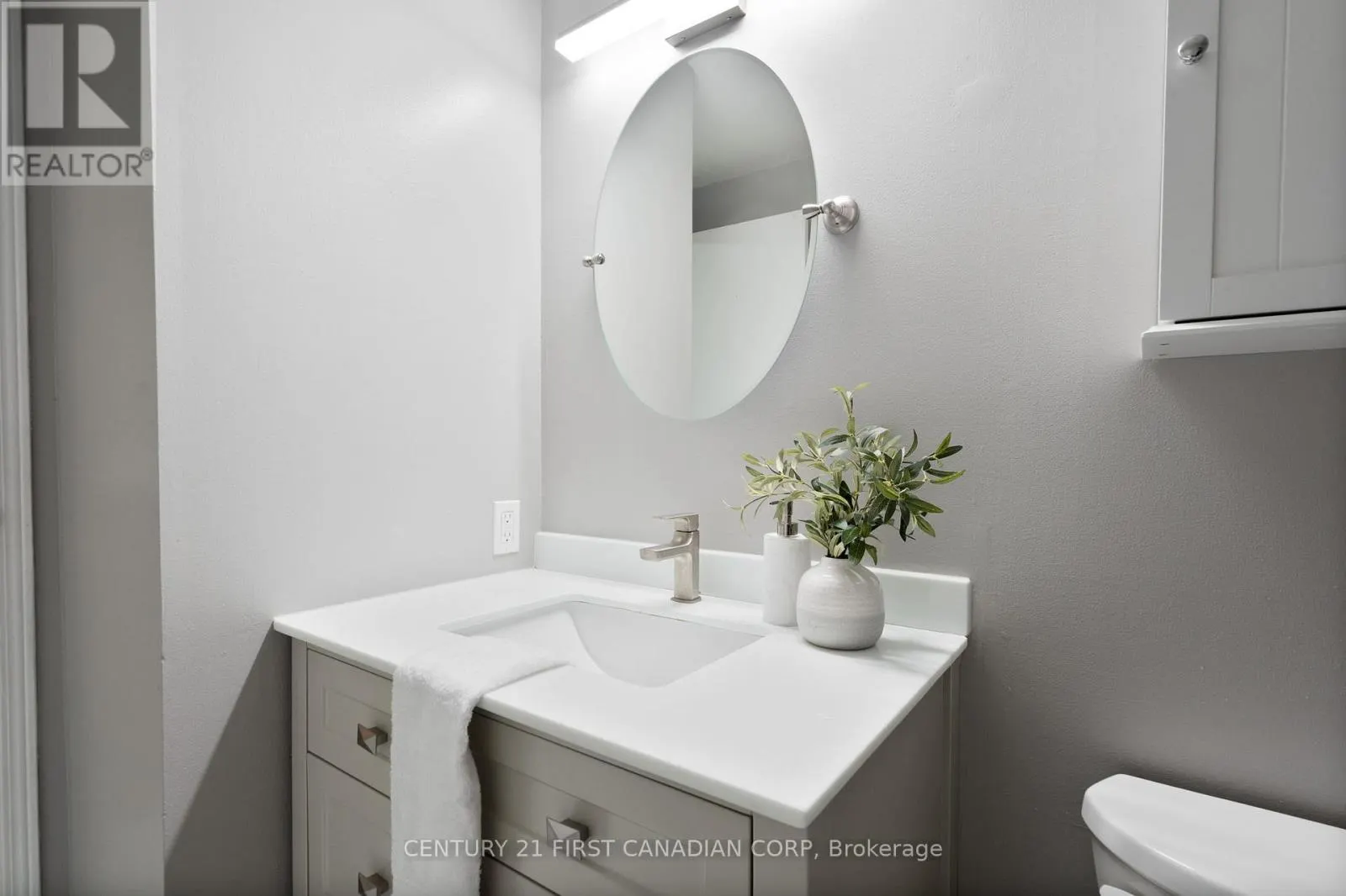 21 - 320 WESTMINSTER AVENUE, #21
