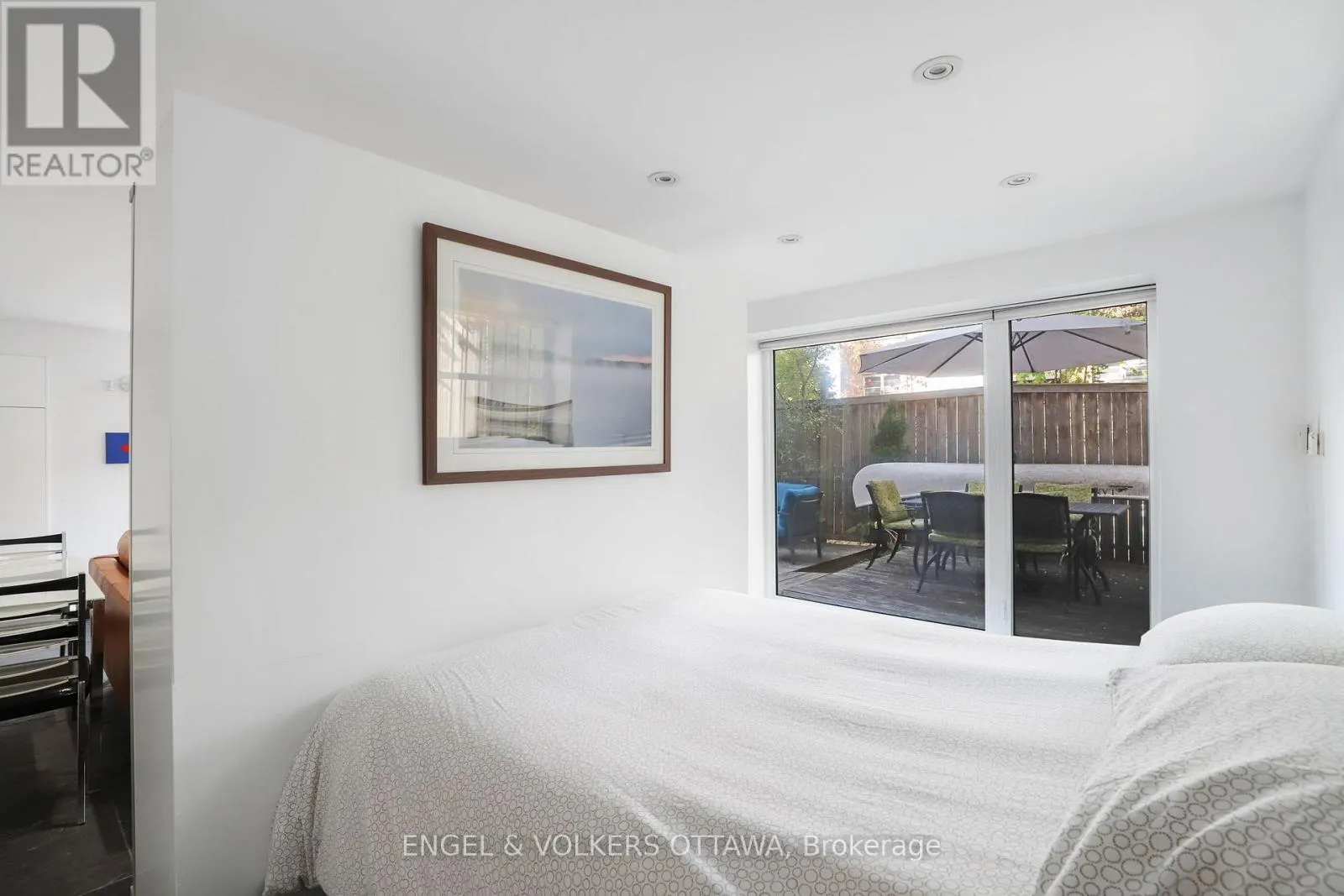 4 - 75 HENEY STREET