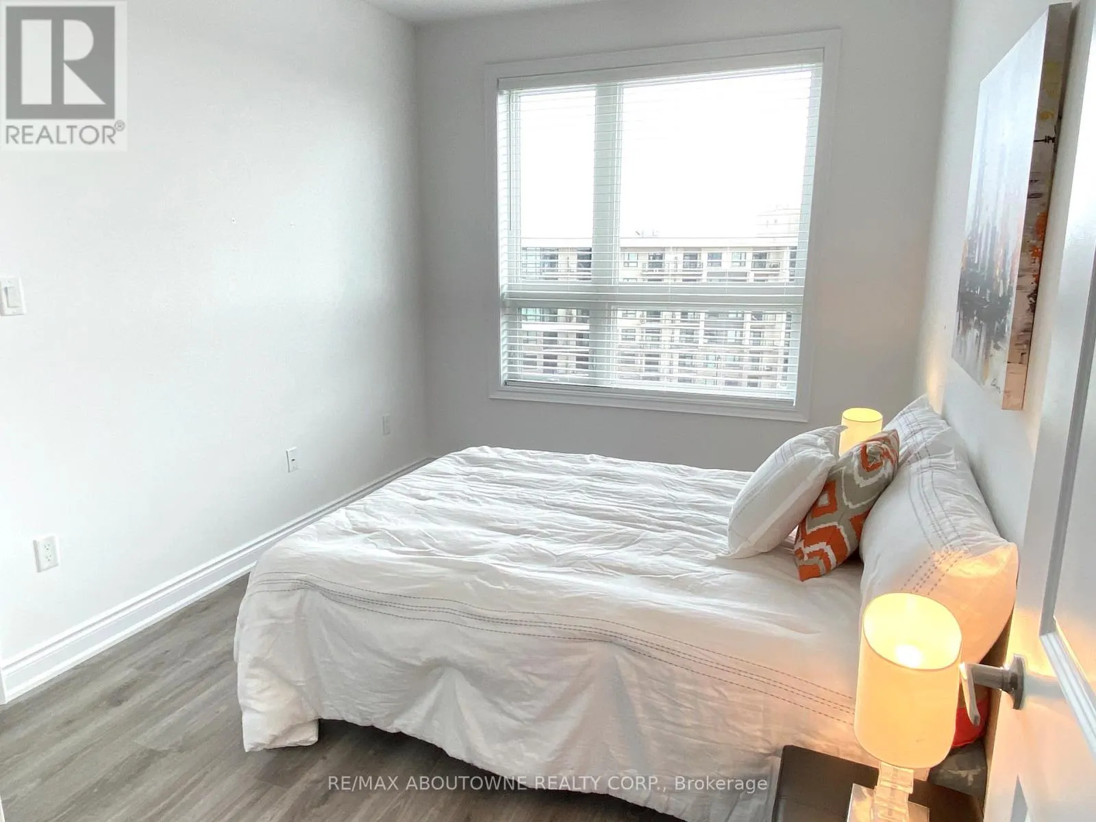 606 - 125 SHOREVIEW PLACE