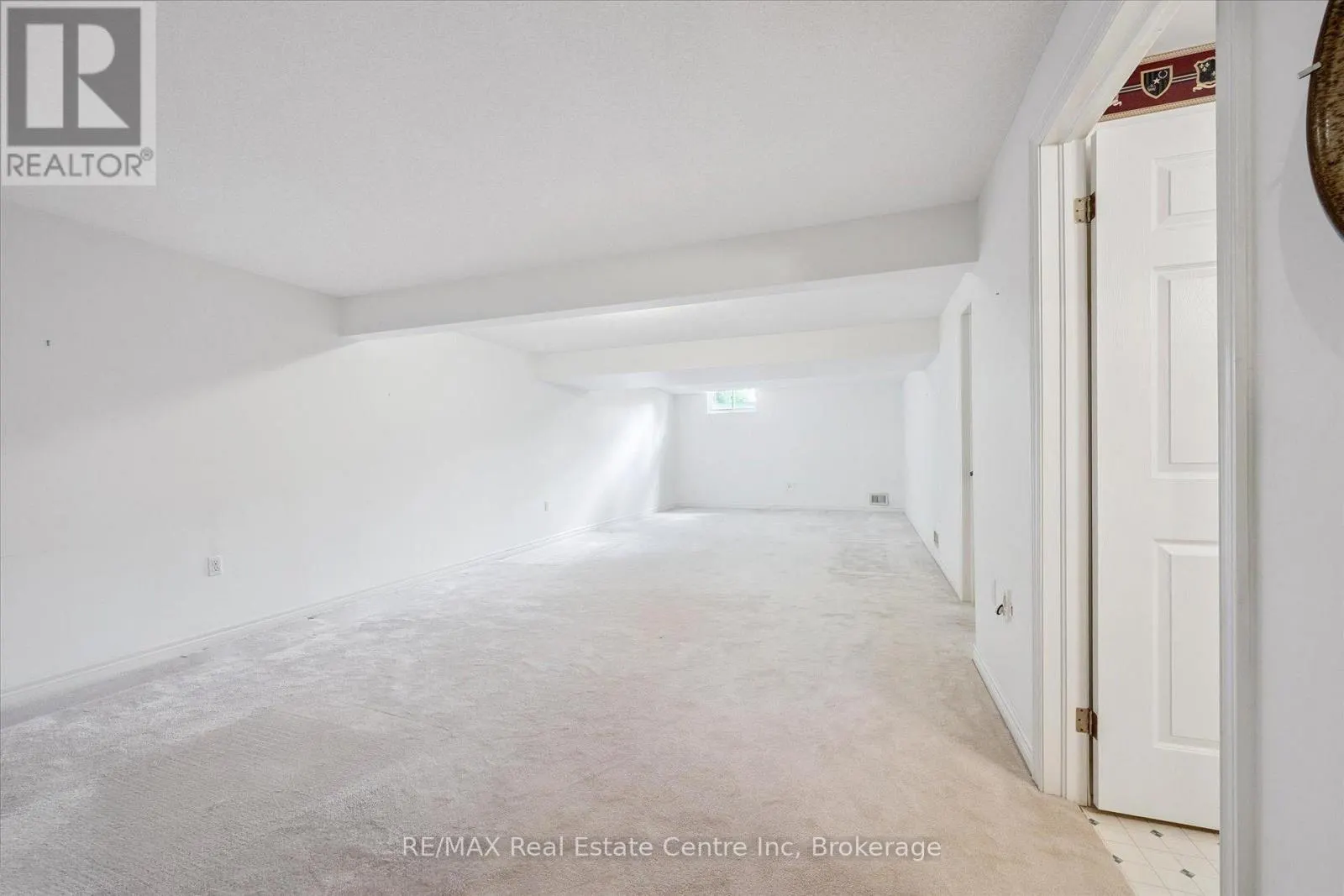 3 GARDENVIEW COURT