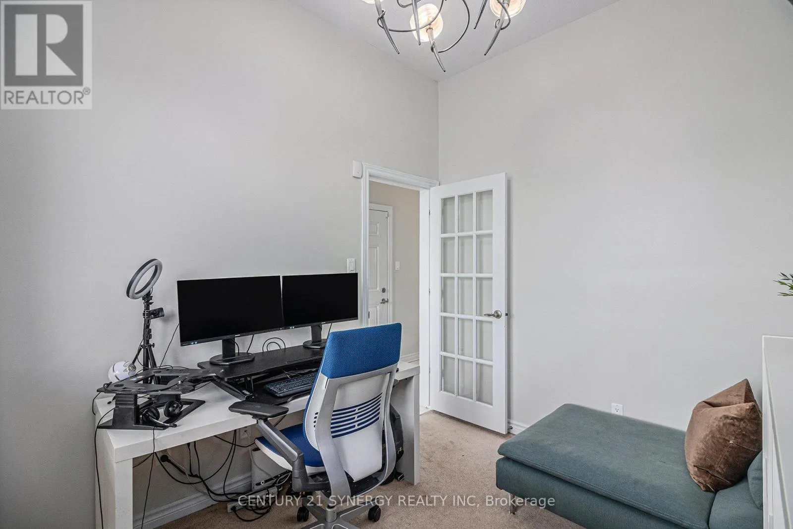 2479 ESPRIT DRIVE