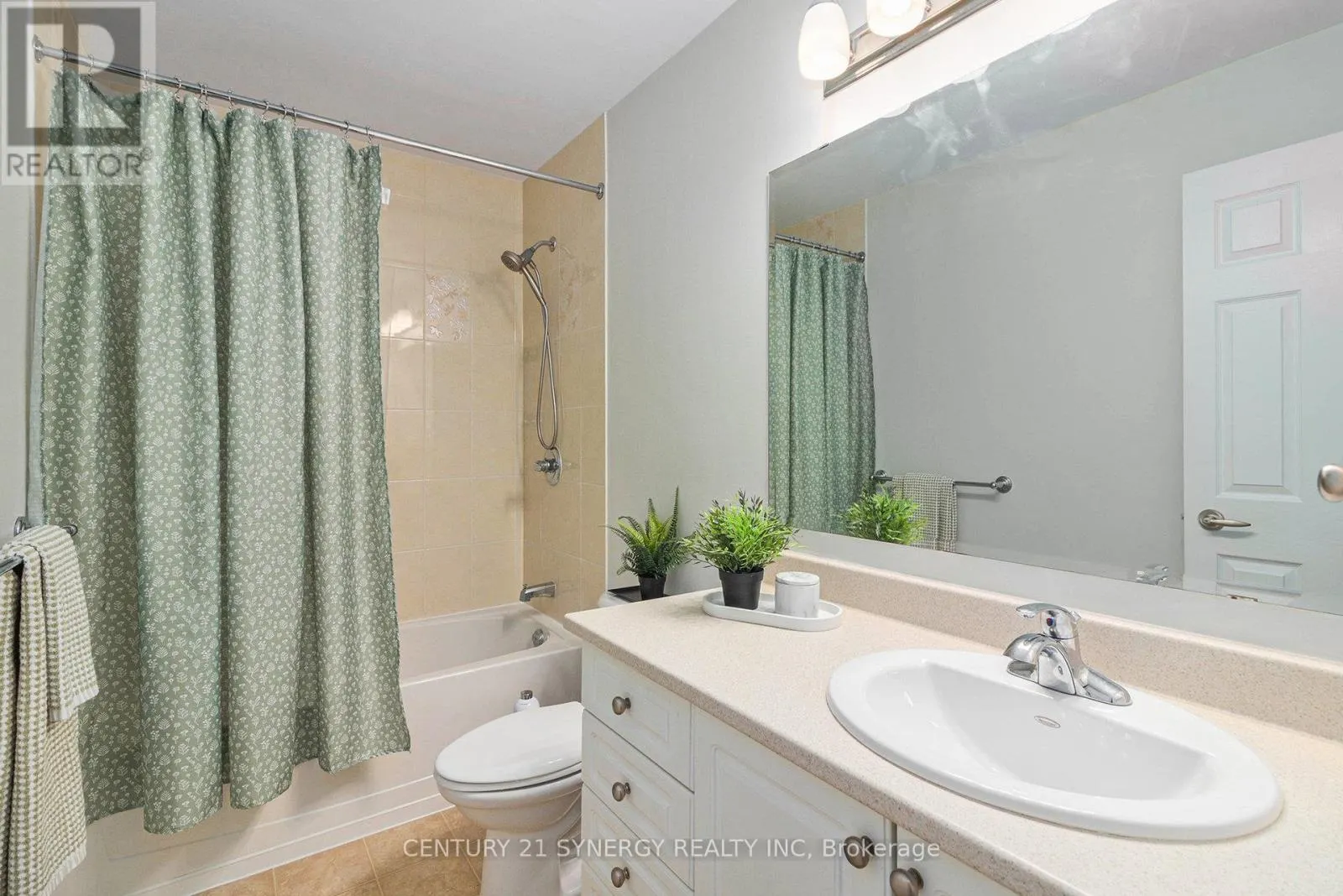 2479 ESPRIT DRIVE