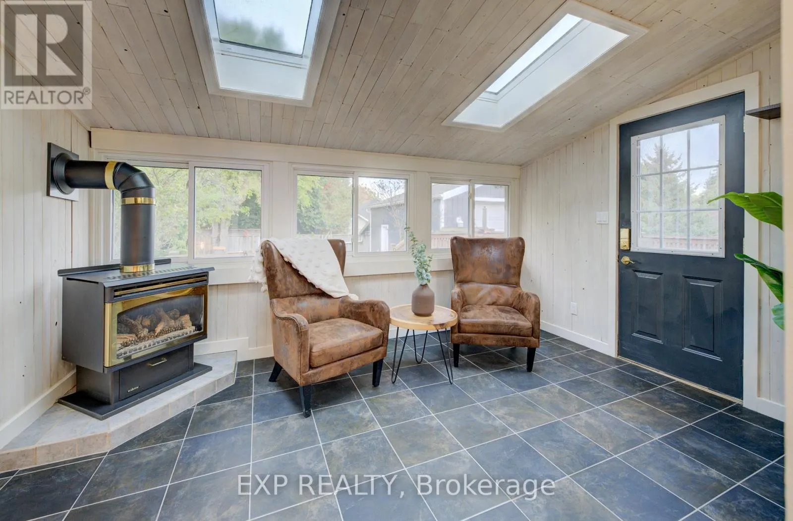 27 DUDHOPE AVENUE