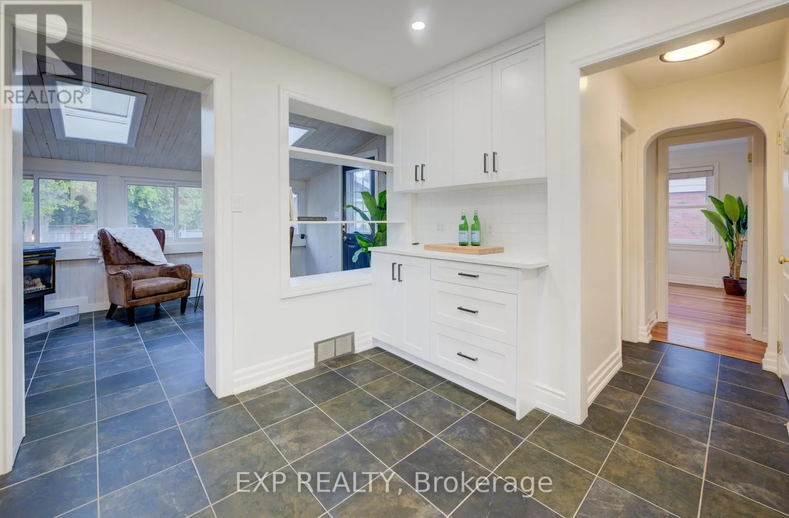 27 DUDHOPE AVENUE