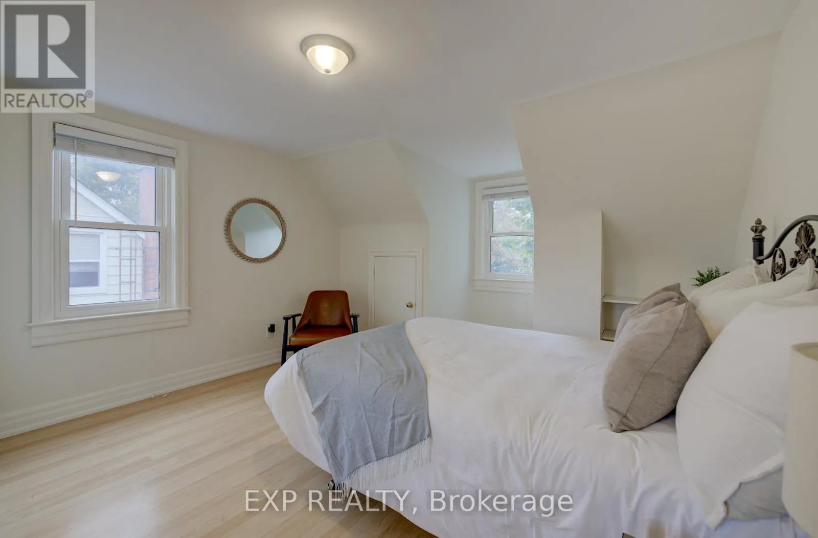 27 DUDHOPE AVENUE