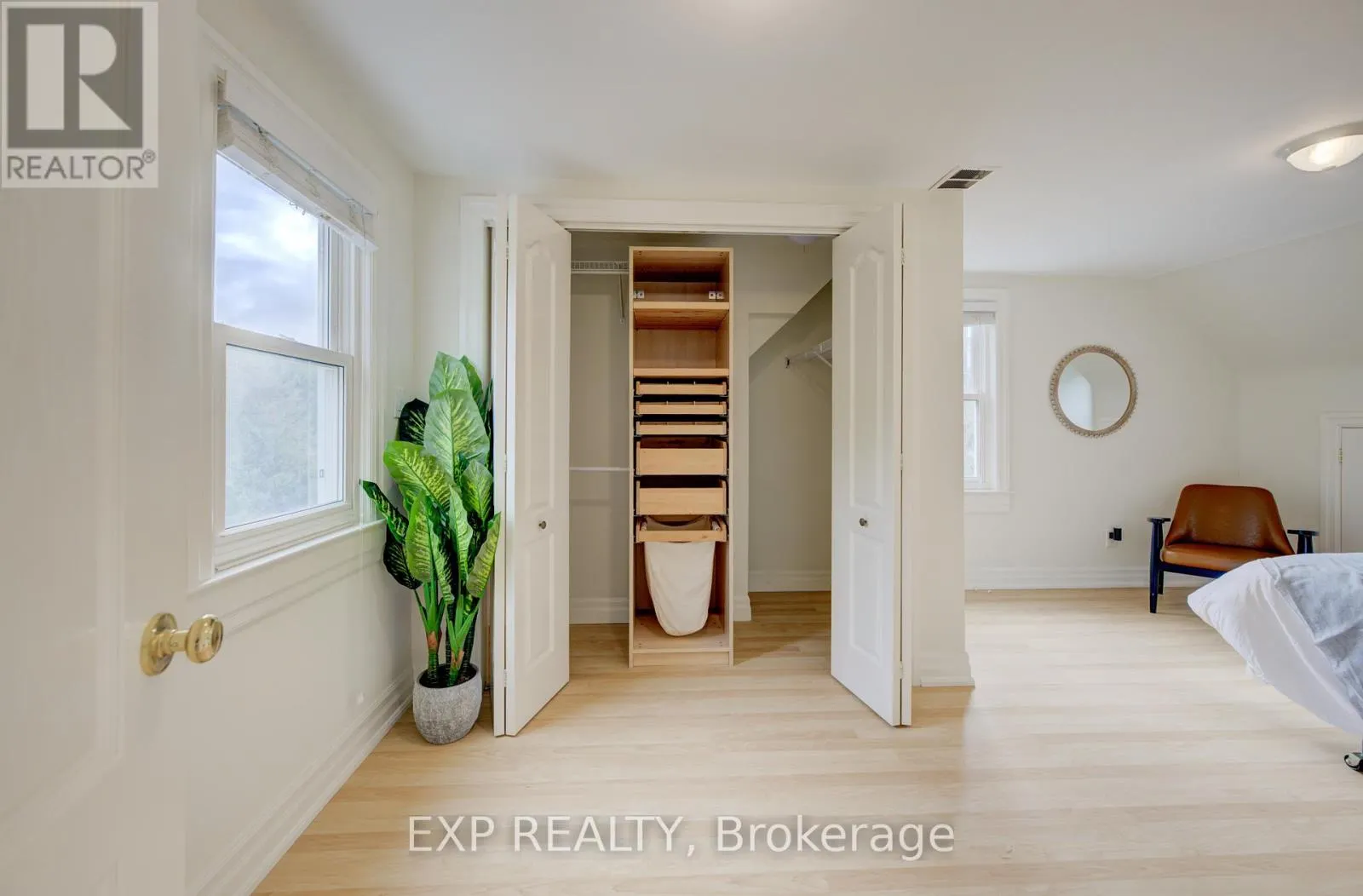 27 DUDHOPE AVENUE