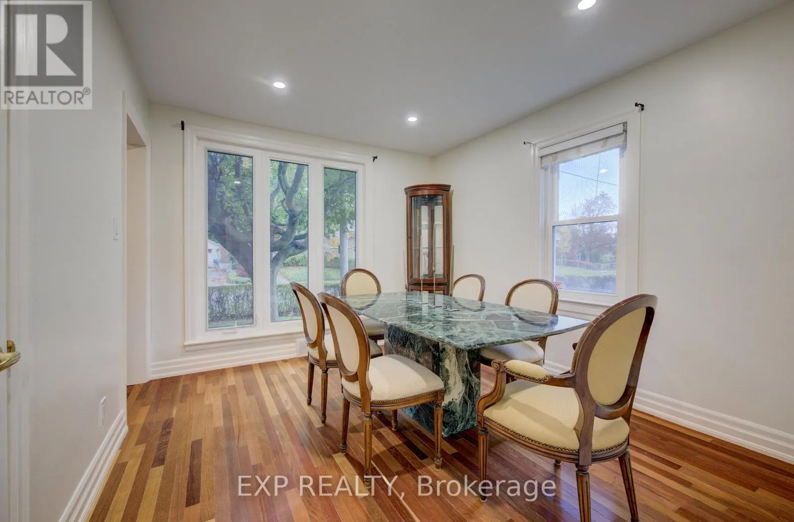 27 DUDHOPE AVENUE