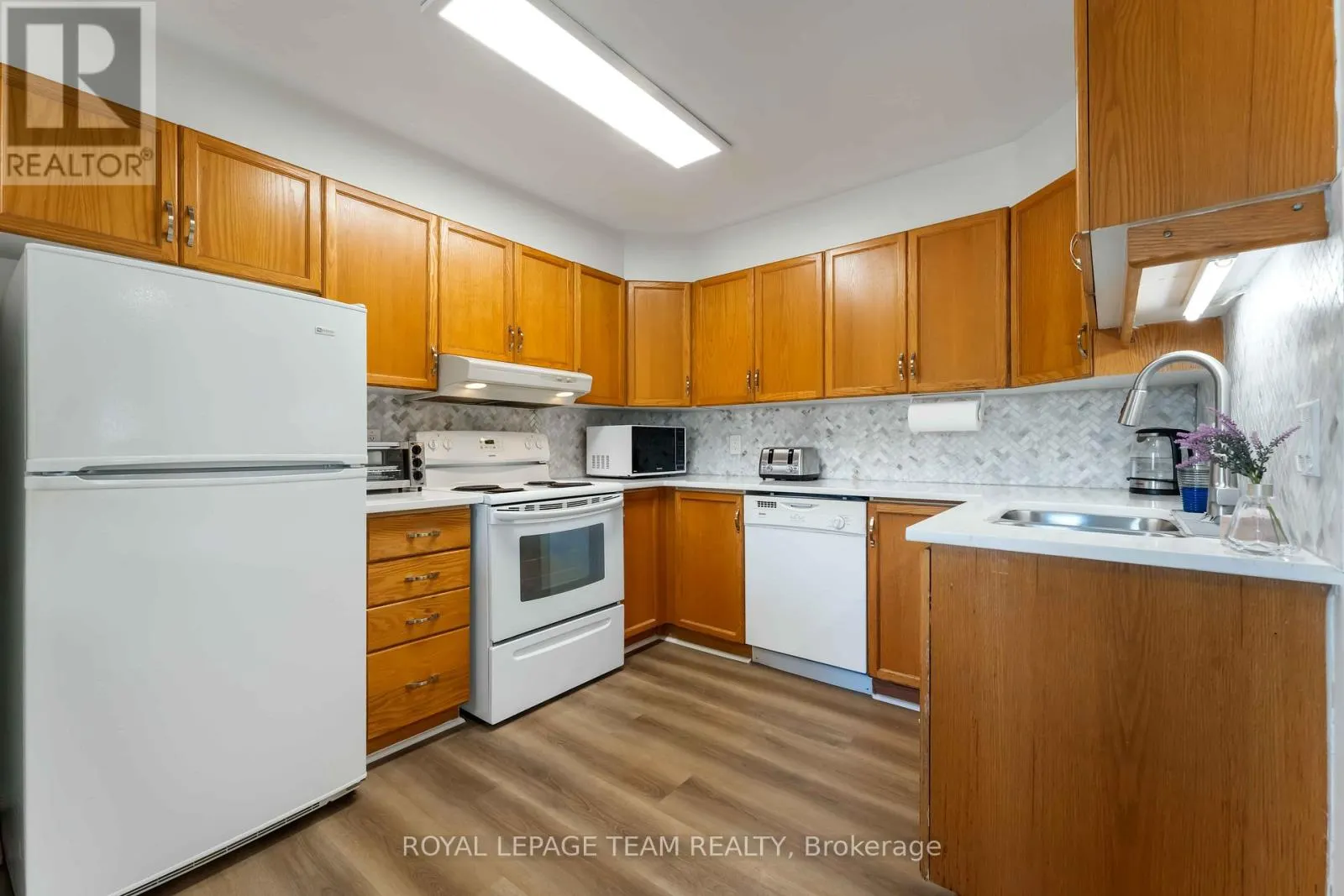 203 - 495 CANTEVAL TERRACE