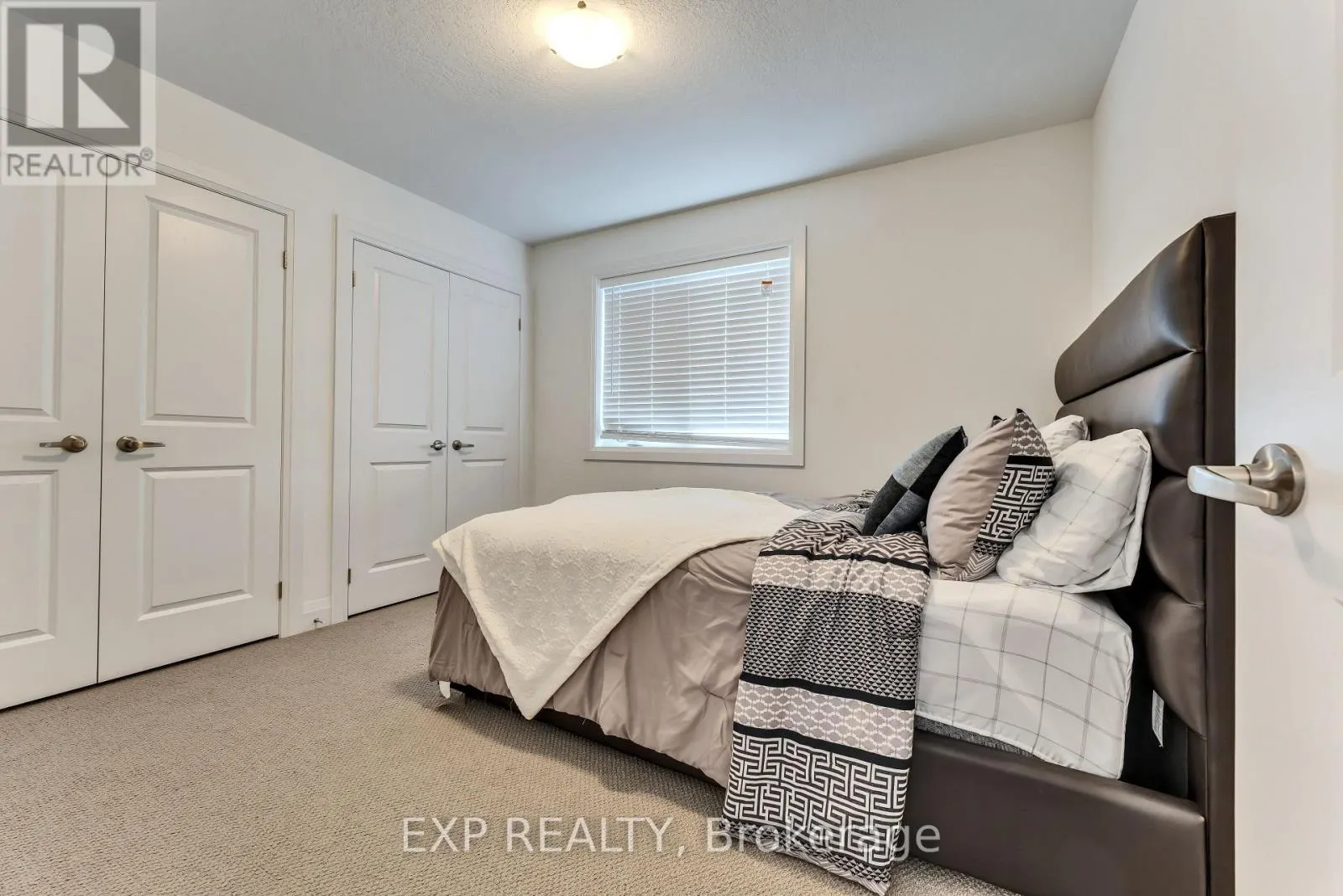 156 SCHOONERS LANE