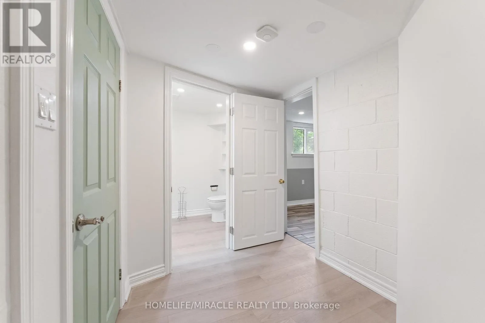 136 MOHAWK ROAD