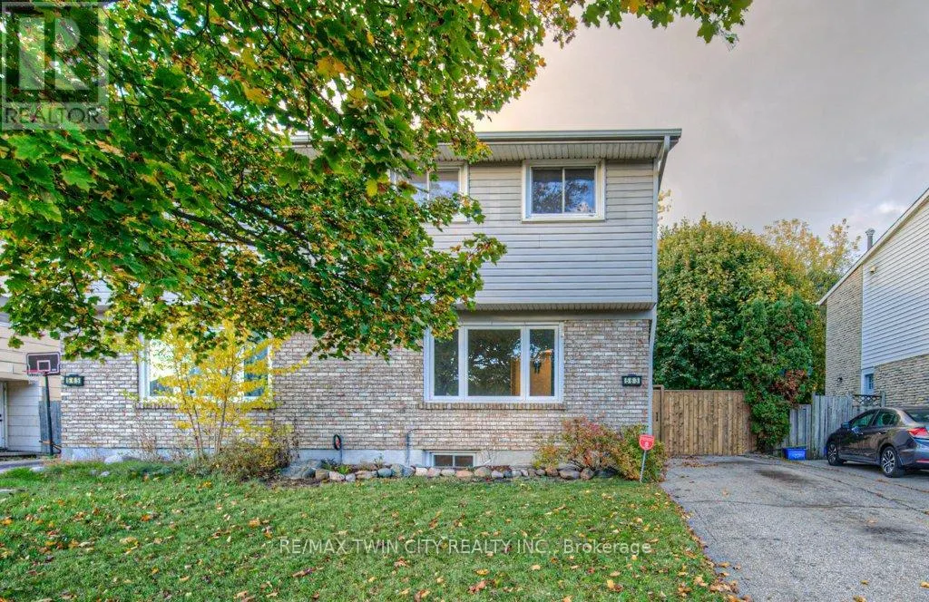 563 ELGIN STREET N