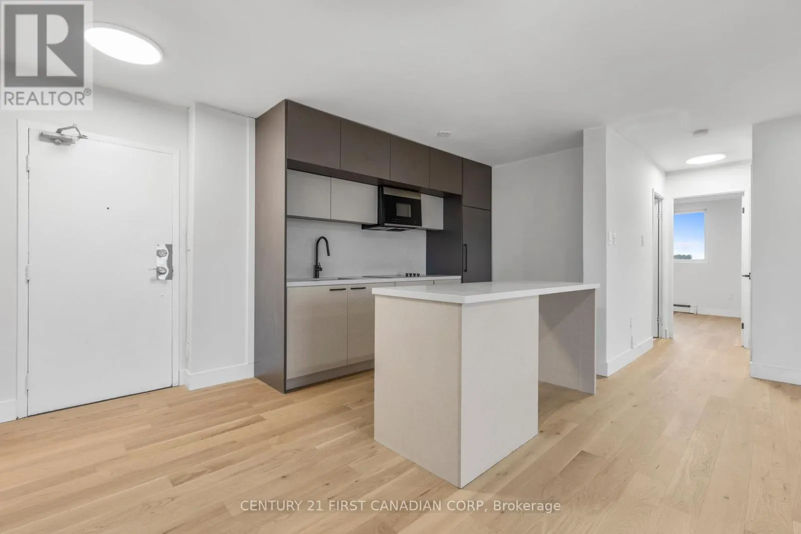 702 - 563 MORNINGTON AVENUE, #702