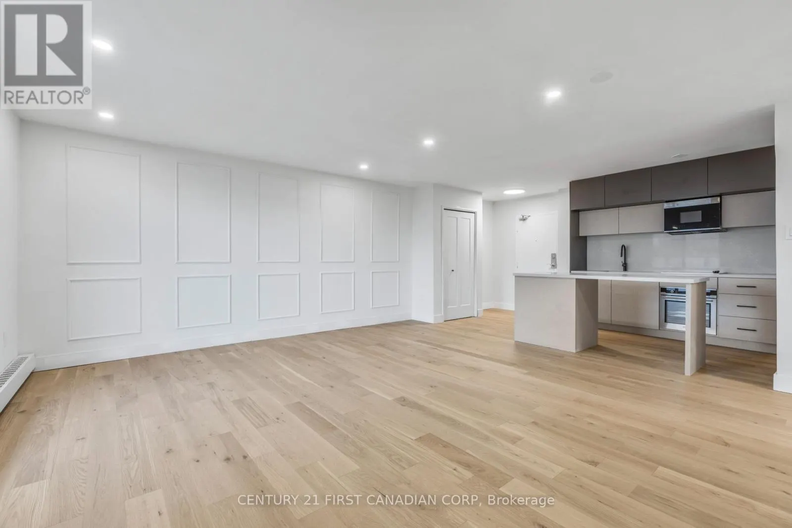 702 - 563 MORNINGTON AVENUE, #702