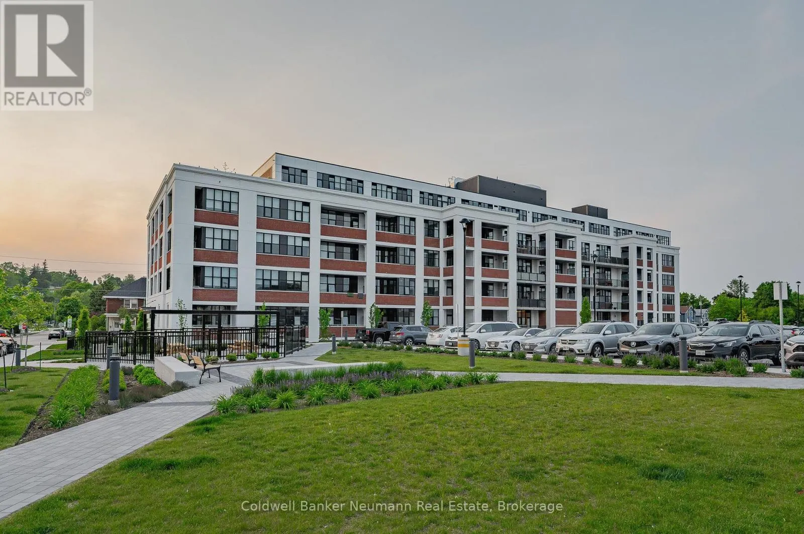 314 - 120 HURON STREET, #314
