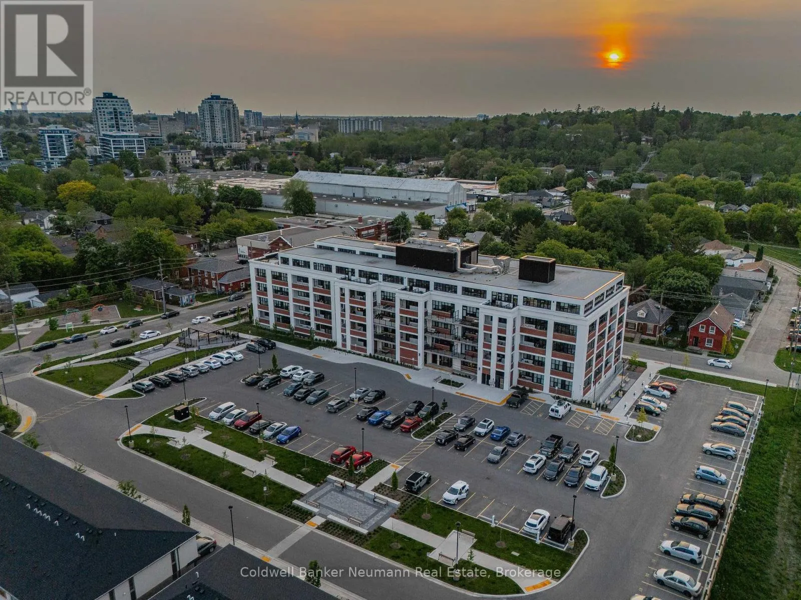 314 - 120 HURON STREET, #314