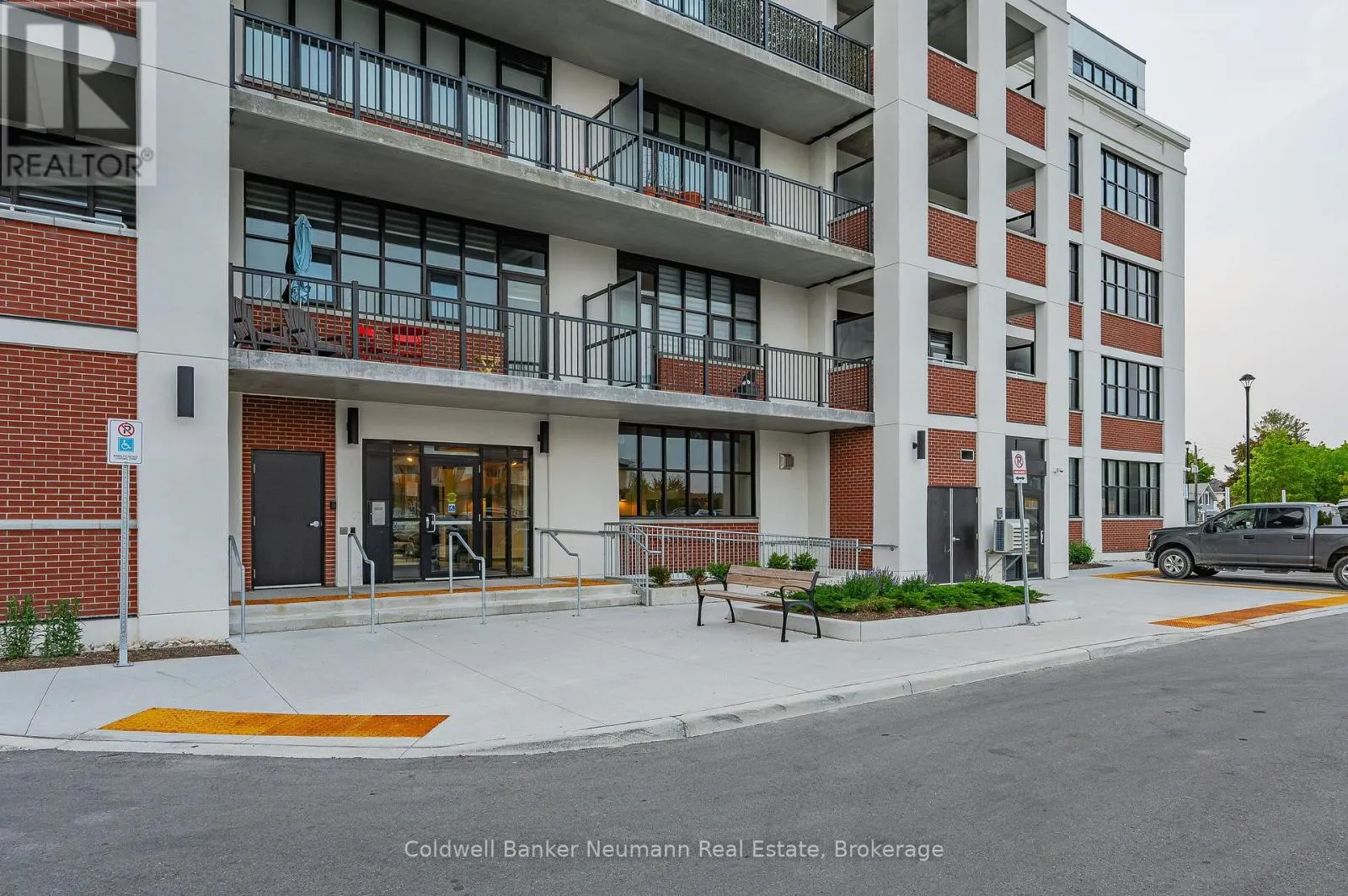 314 - 120 HURON STREET, #314