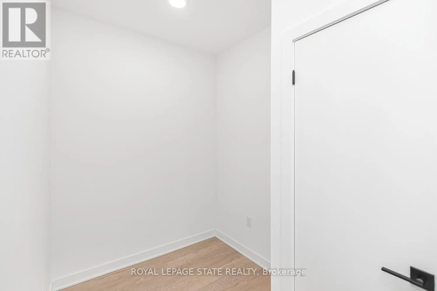 813 - 2782 BARTON STREET E