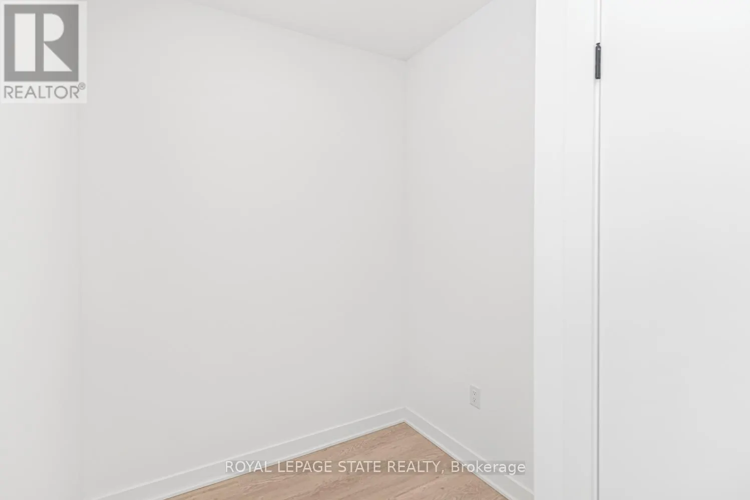 813 - 2782 BARTON STREET E