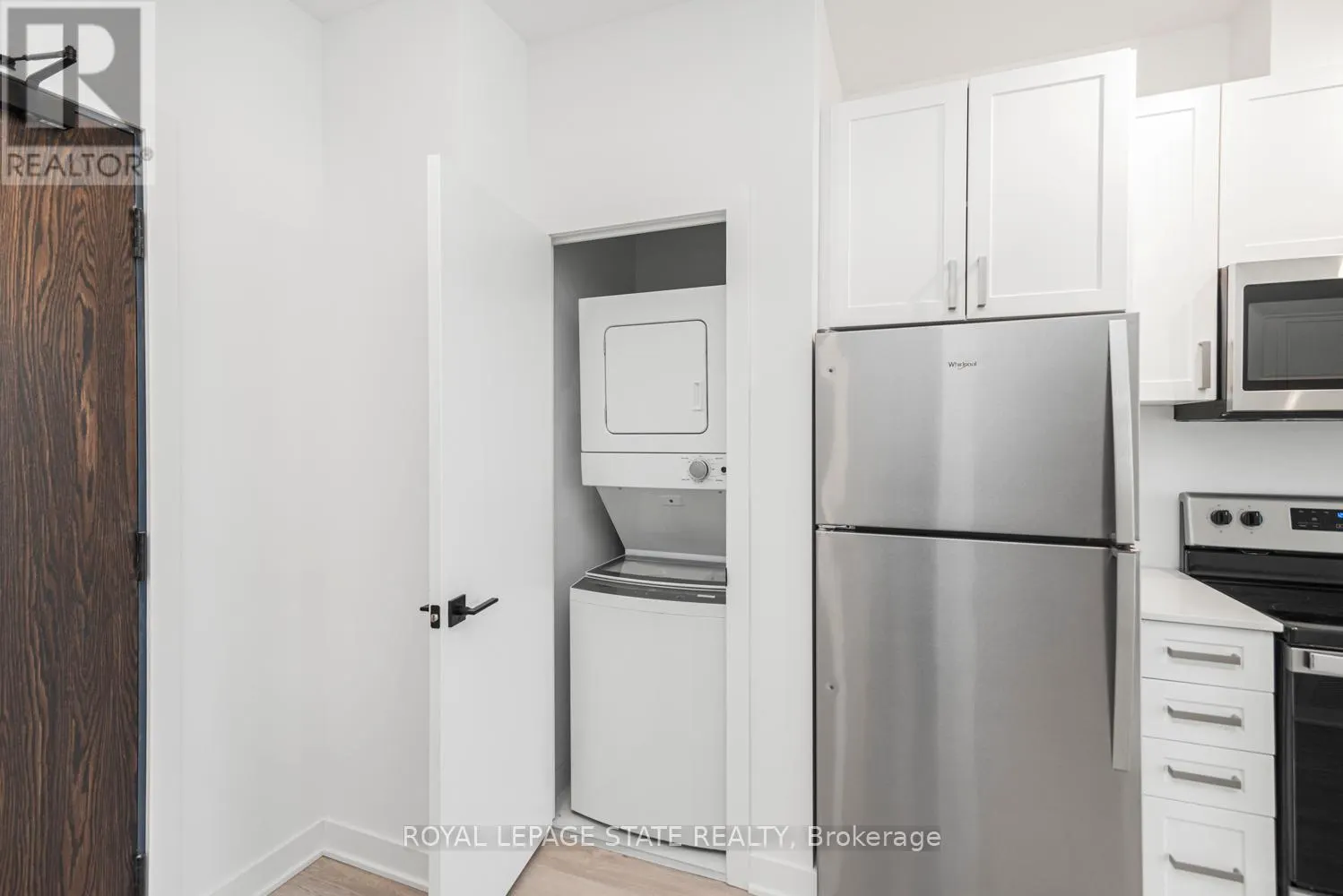 813 - 2782 BARTON STREET E