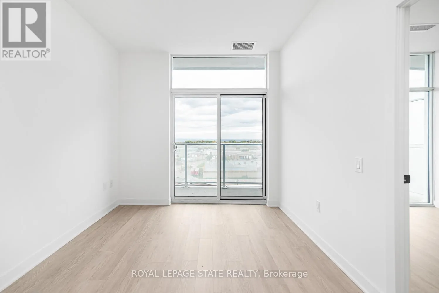 813 - 2782 BARTON STREET E