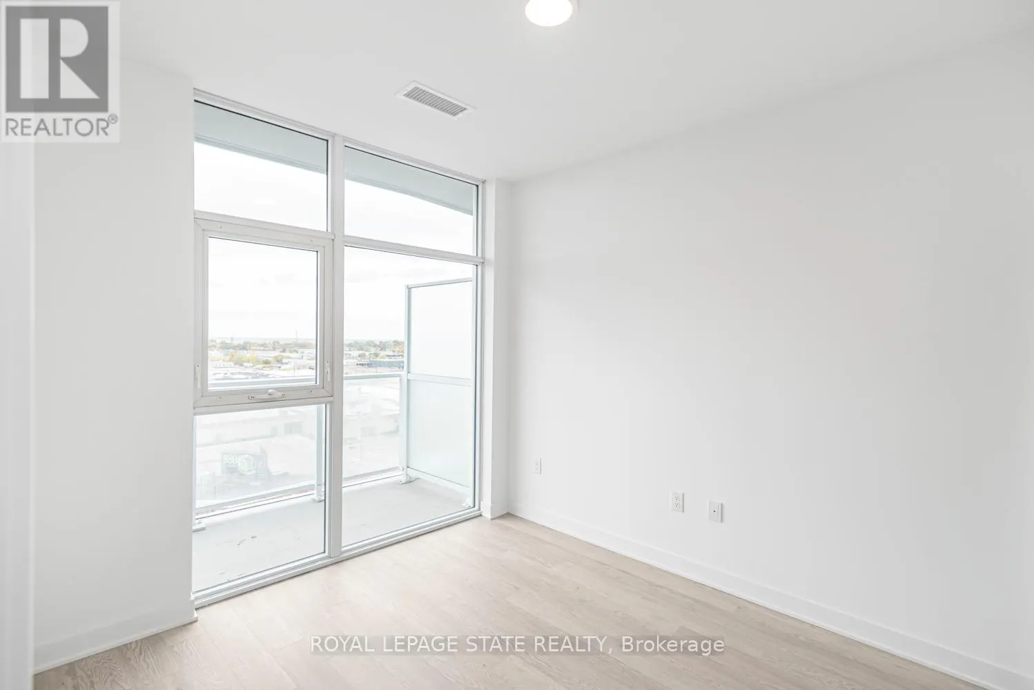 813 - 2782 BARTON STREET E