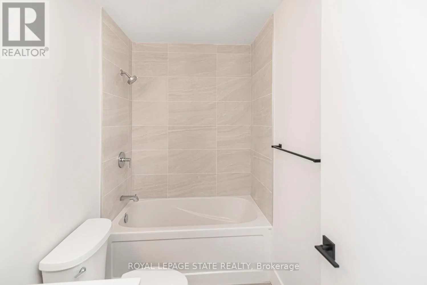 813 - 2782 BARTON STREET E