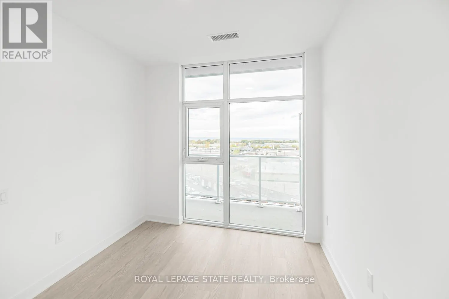 813 - 2782 BARTON STREET E