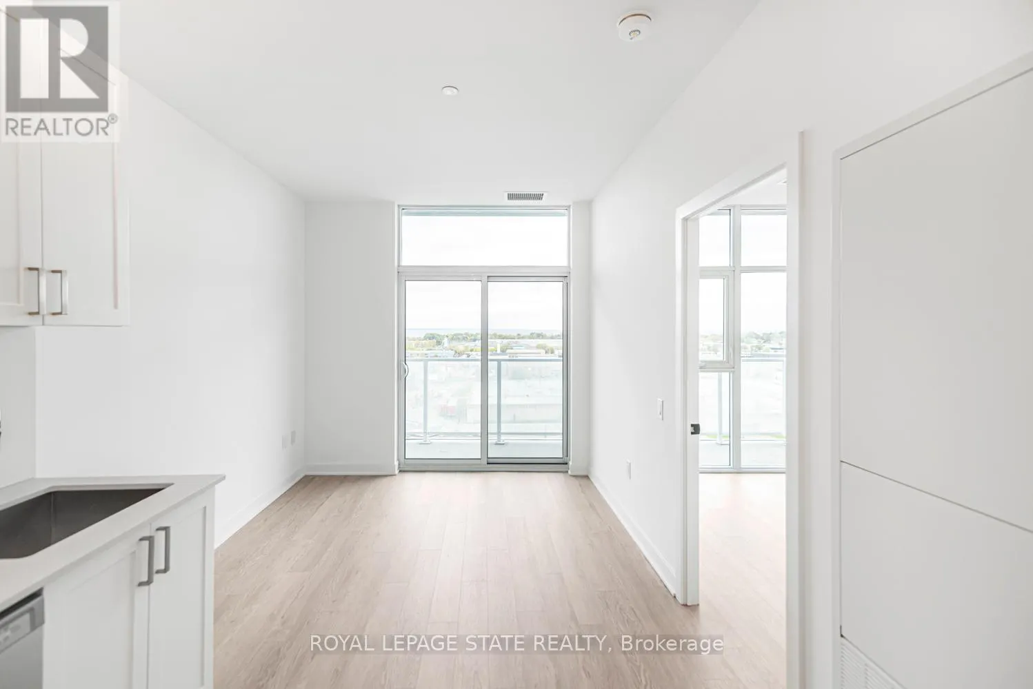 813 - 2782 BARTON STREET E
