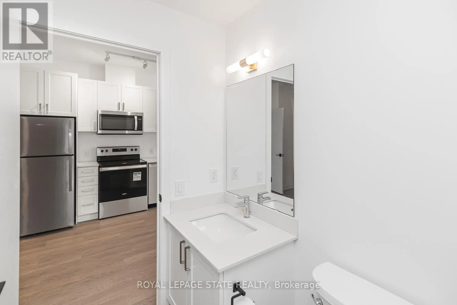 813 - 2782 BARTON STREET E
