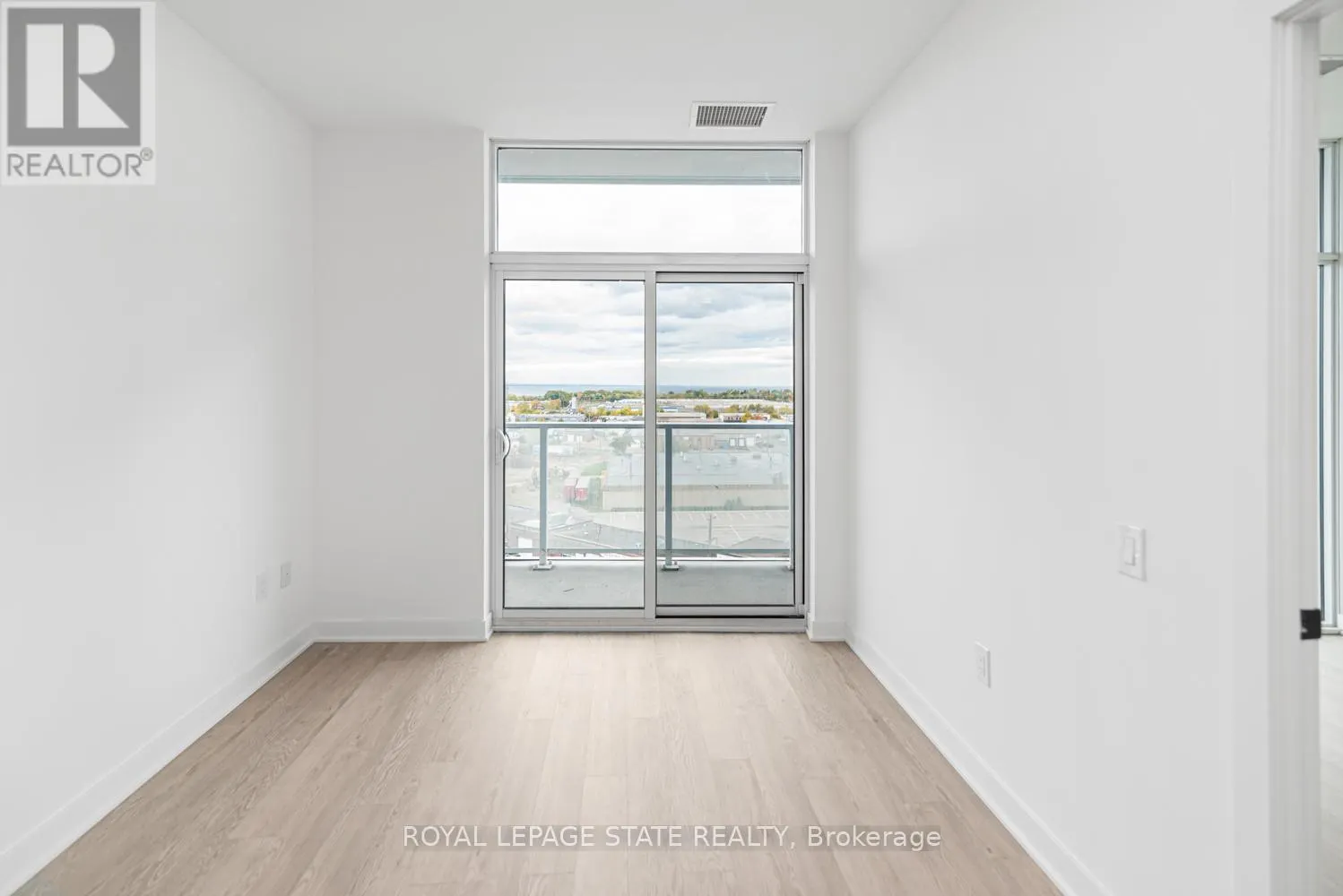 813 - 2782 BARTON STREET E