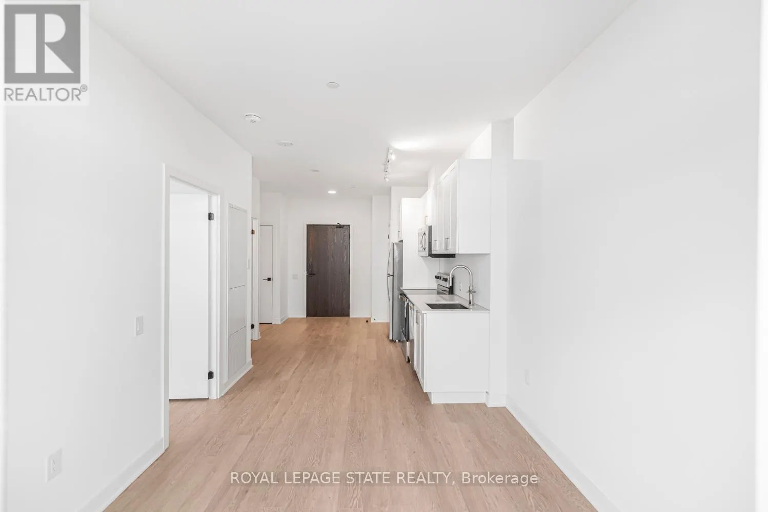813 - 2782 BARTON STREET E