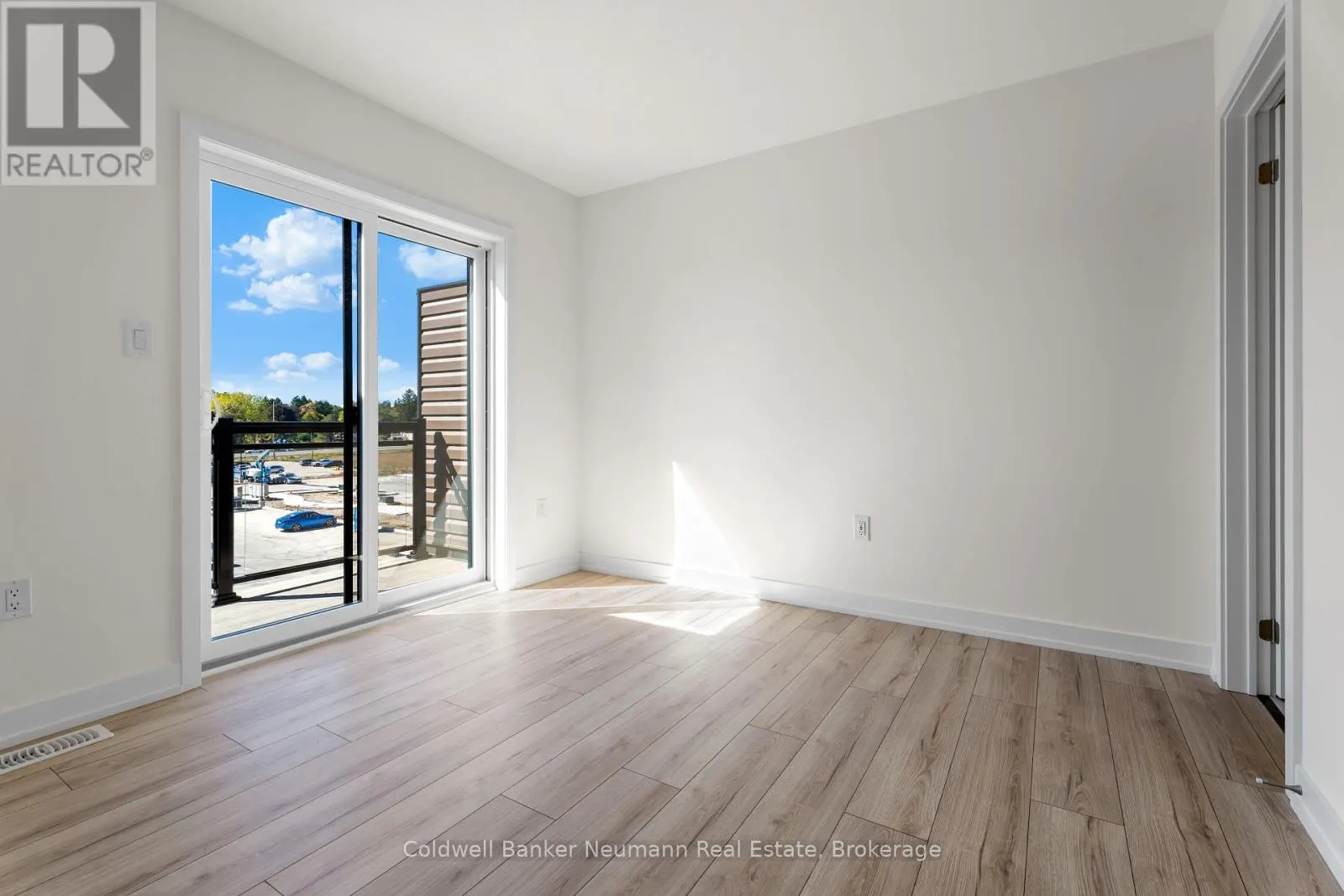 43 - 940 DAVID STREET N, #43