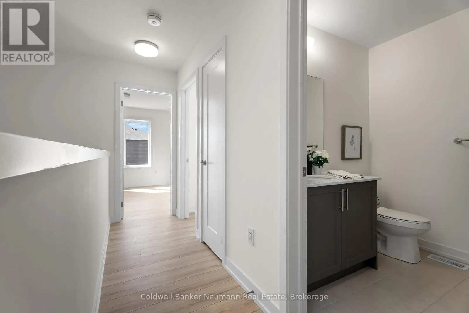 43 - 940 DAVID STREET N, #43