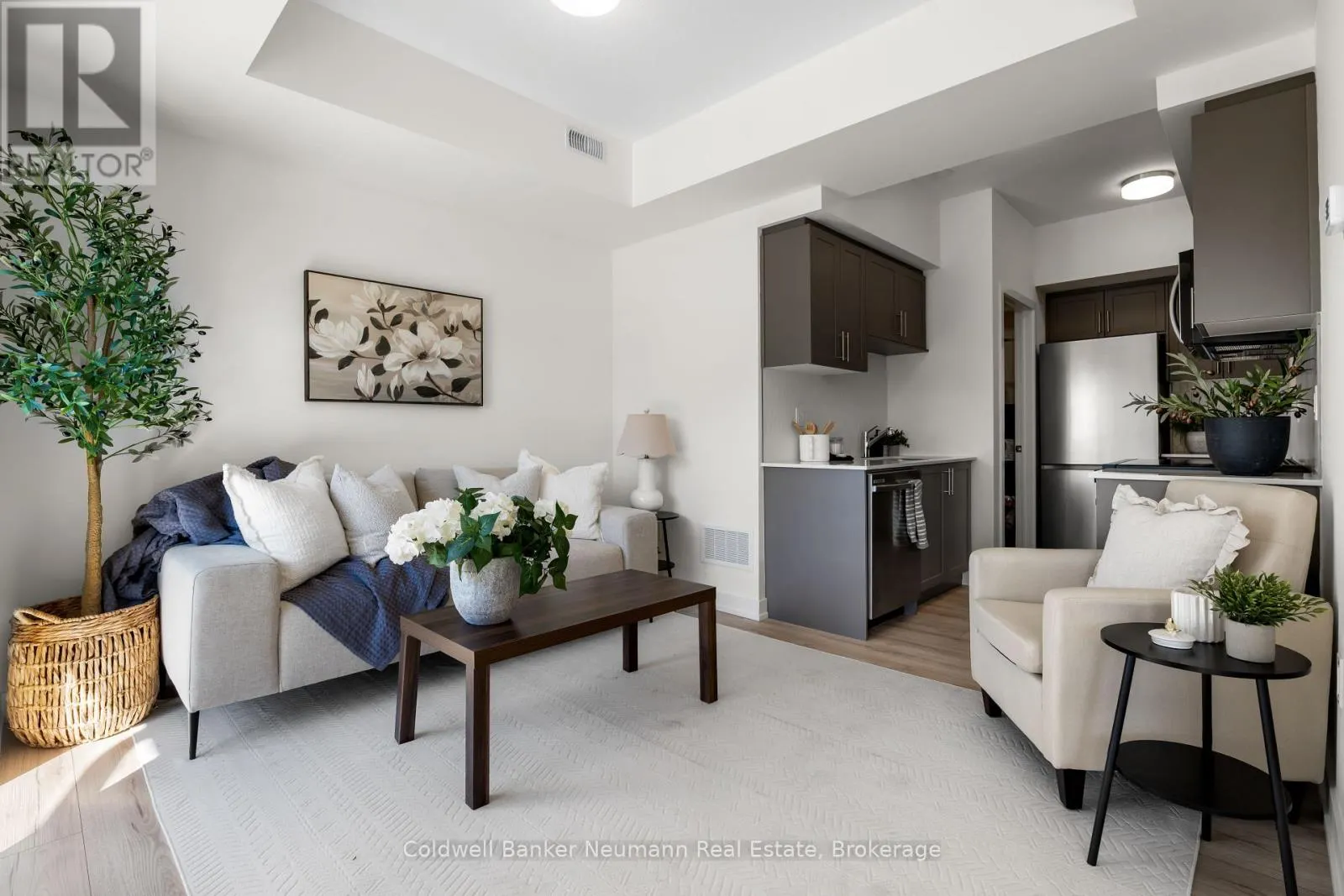43 - 940 DAVID STREET N, #43