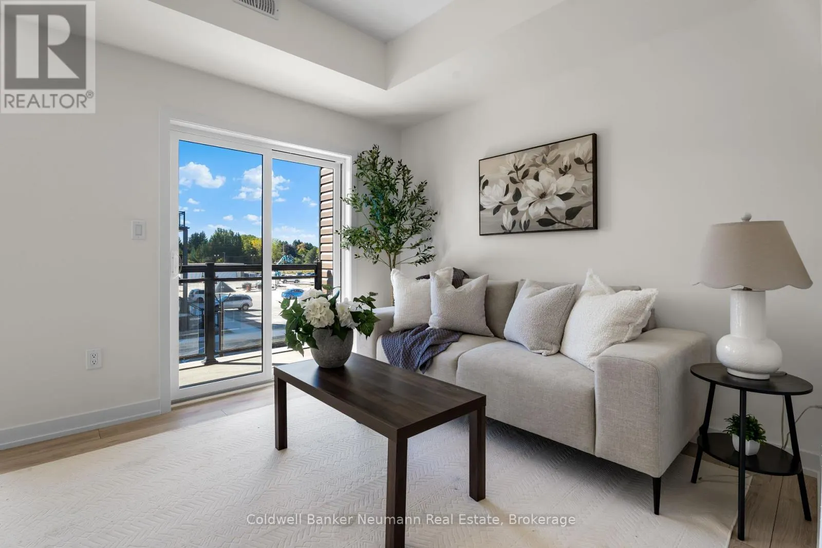 43 - 940 DAVID STREET N, #43