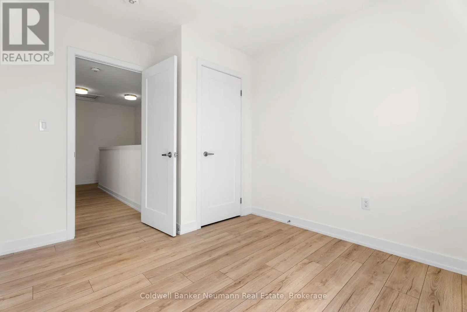 43 - 940 DAVID STREET N, #43