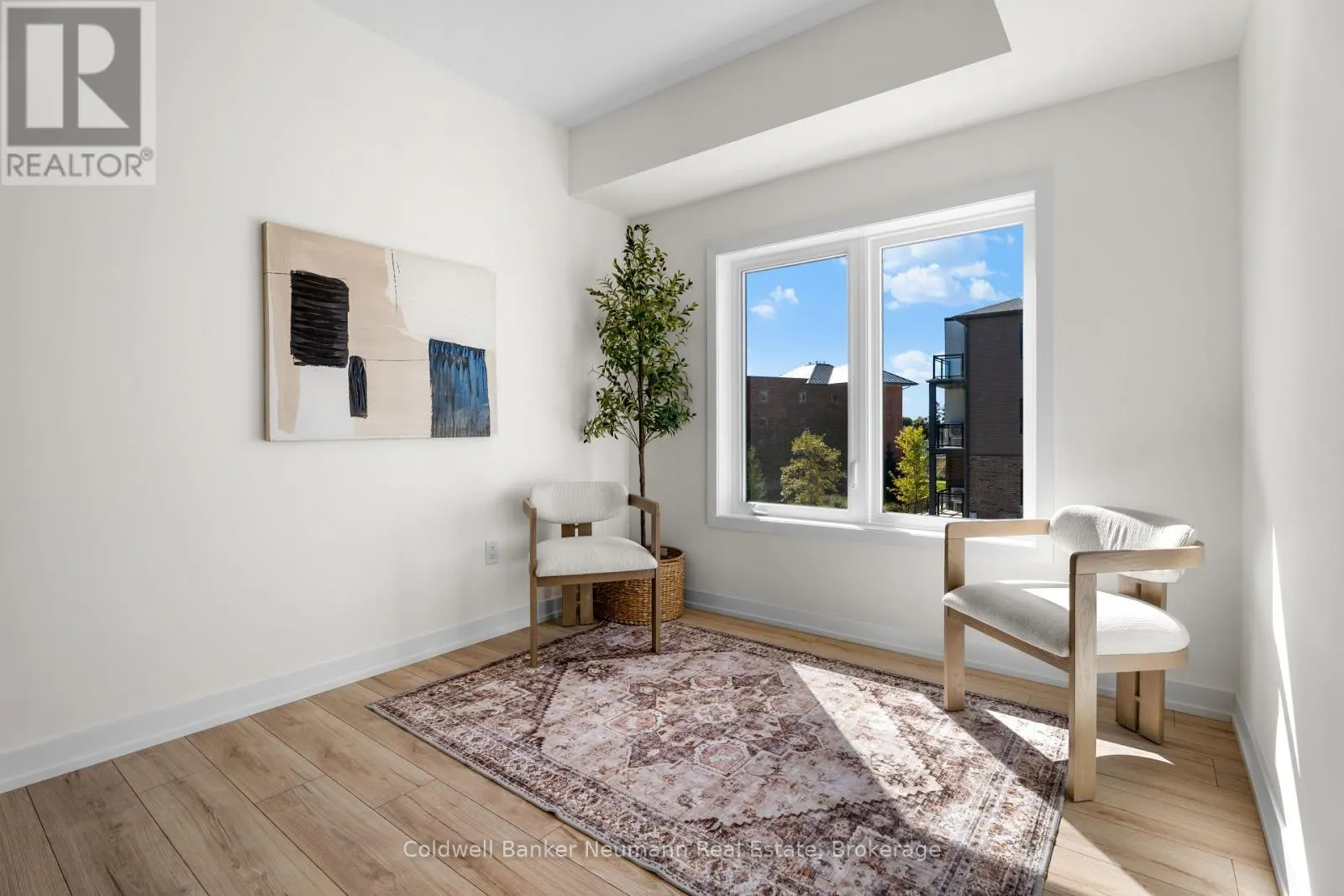 43 - 940 DAVID STREET N, #43