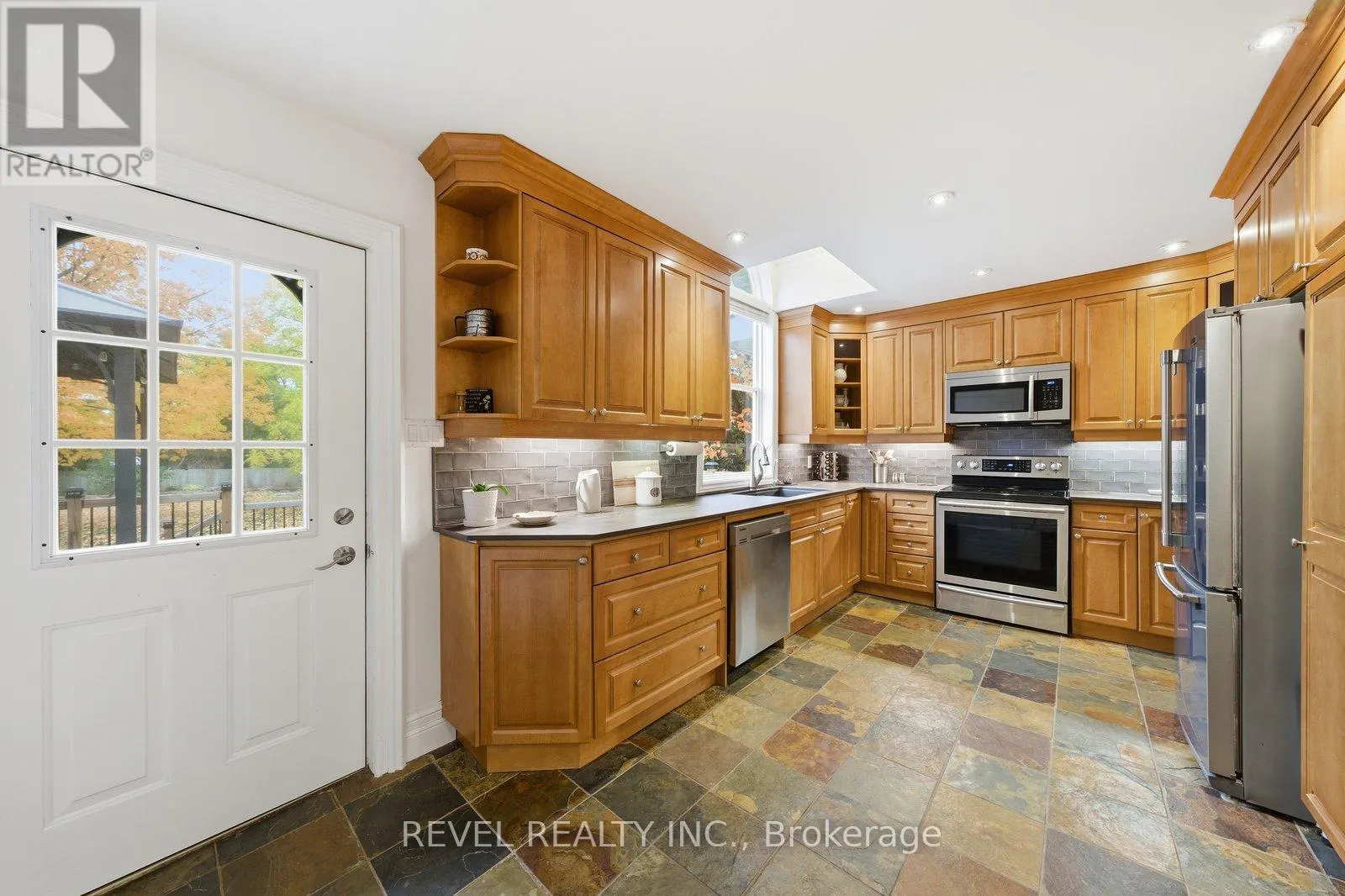 94 ELGIN STREET