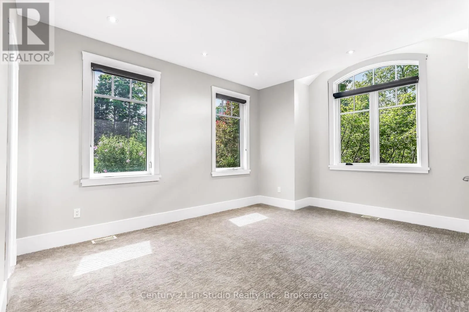 27 CARTER DRIVE