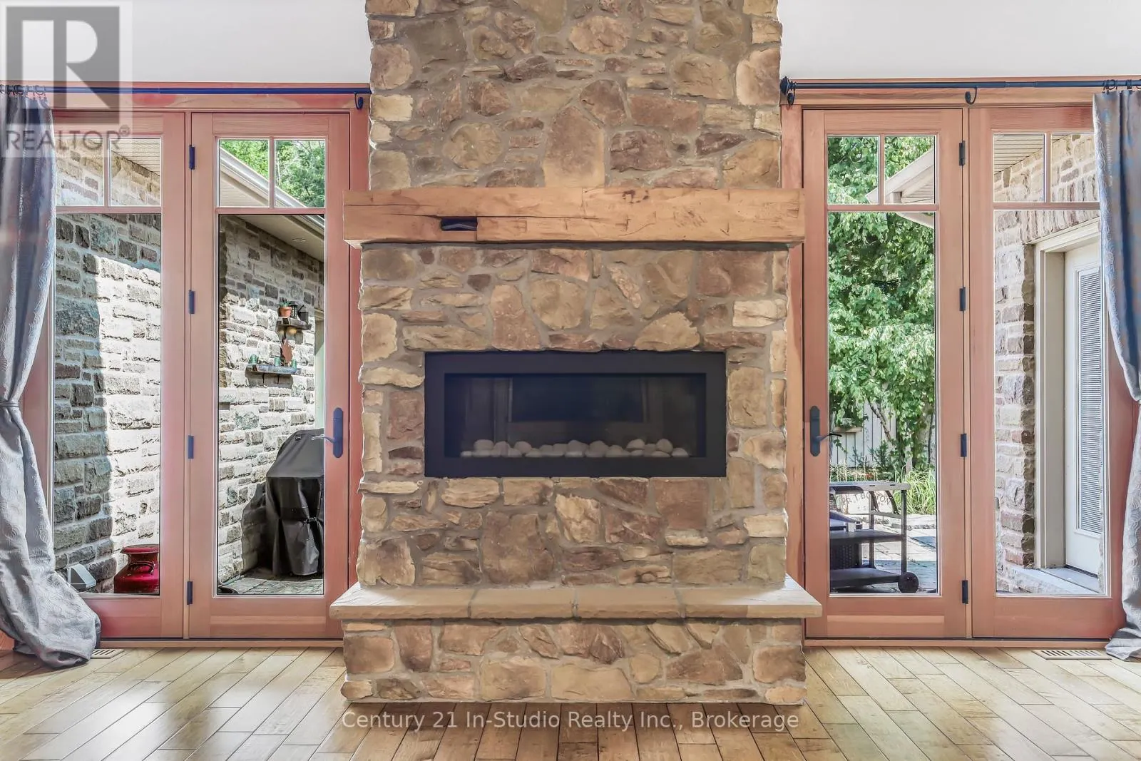 27 CARTER DRIVE